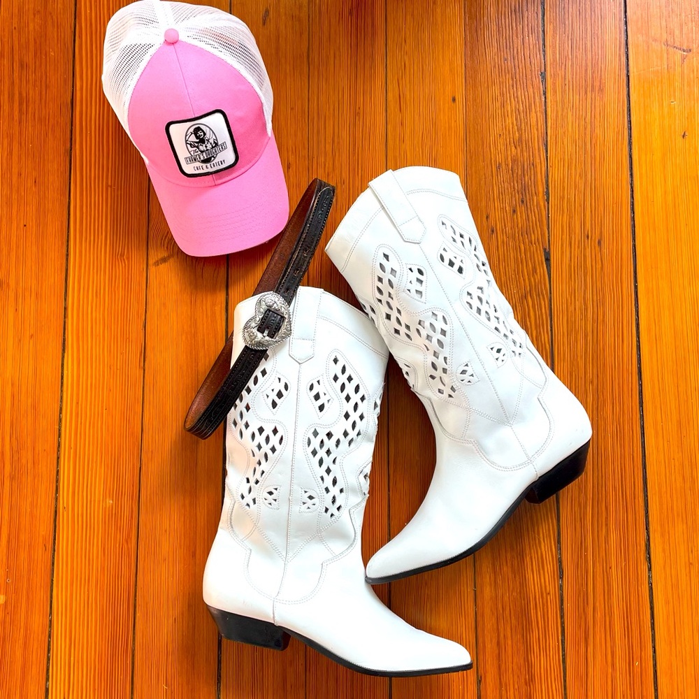 VINTAGE WHITE SUMMER COWGIRL BOOTS  9 80s